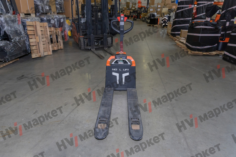 Тележка самоходная PTE15Q2-A 1500 кг, 540/685 * 1150 мм, одинарный ролик, литий-ионный аккумулятор 24 В / 50 Ач, зарядное устройство на 12 А, китайский контроллер, без стабилизаторов HV Market