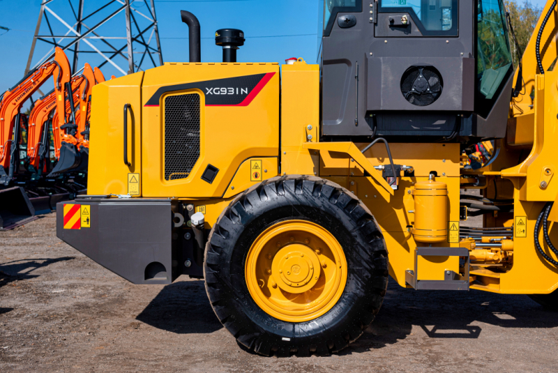 Фронтальный погрузчик XG931N (3-я гидролиния, ковш 2,2, длинная стрела ) HV Market