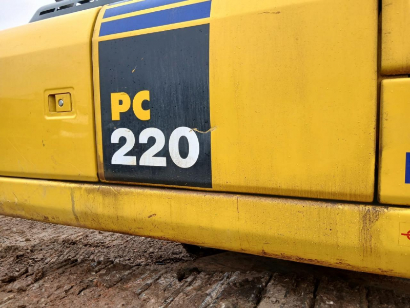 KOMATSU PC 220 Экскаватор HV Market