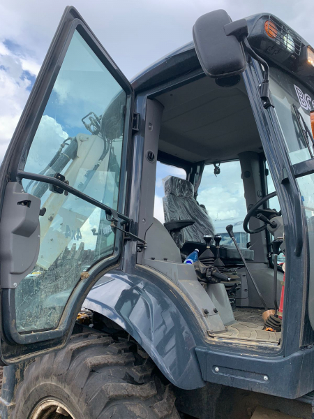 Borus BR-825 Экскаватор-погрузчик HV Market