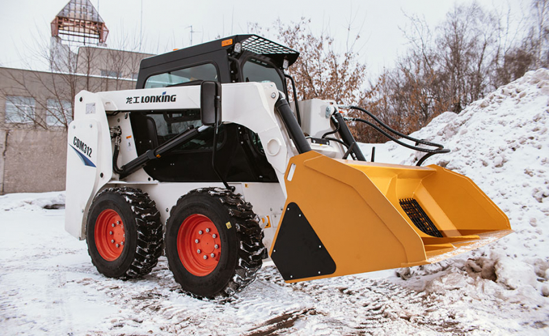 Пескоразбрасыватель Delta SM2000 на мини-погрузчики Амкодор 211 HV Market