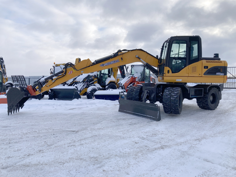 Мини-экскаватор QUADTRAC E130WH (12т, кабина, квикаплер, Желтый 2023 год)