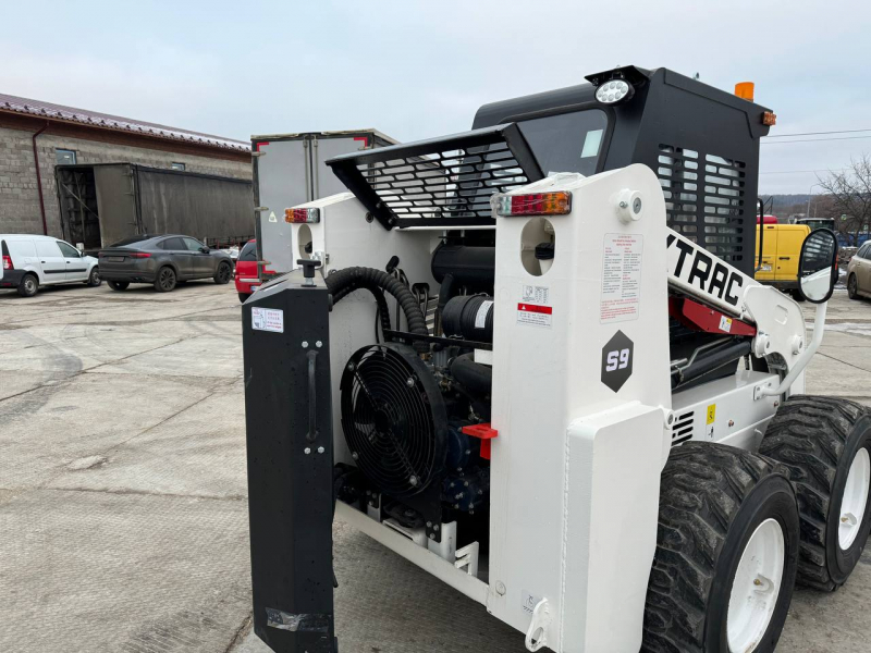 Мини-погрузчик XTRAC S9 (950 кг)