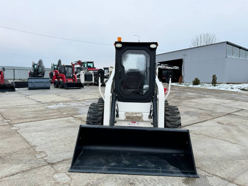 Мини-погрузчик XTRAC S9 (950 кг)