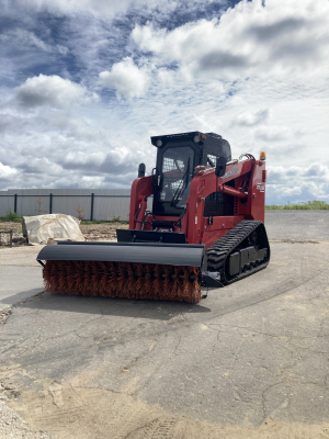 Мини-погрузчик QUADTRAC CTL135 (1300 кг (2023 г))