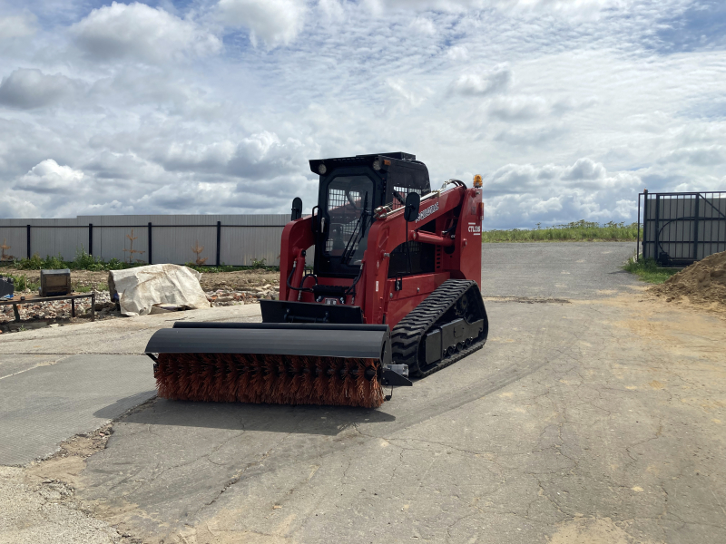 Мини-погрузчик QUADTRAC CTL135 (1300 кг (2023 г))