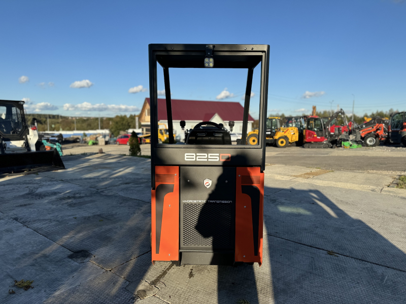Мини-погрузчик CASTLOADERS 825D ИТАЛИЯ (Кабина STANDARD)