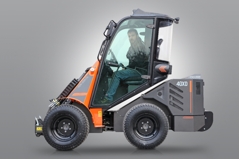 Мини-погрузчик CASTLOADERS 40XD