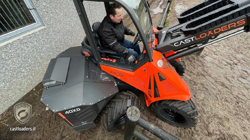 Мини-погрузчик CASTLOADERS 40XD