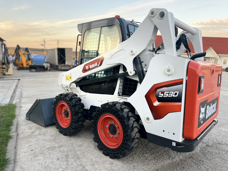 Мини-погрузчик BOBCAT S530 (Г/п 860 кг)