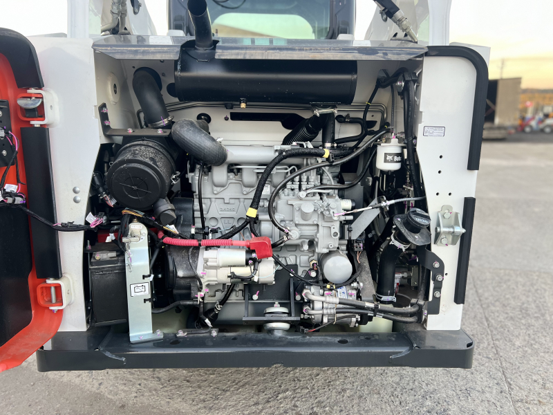 Мини-погрузчик BOBCAT S530 (Г/п 860 кг)