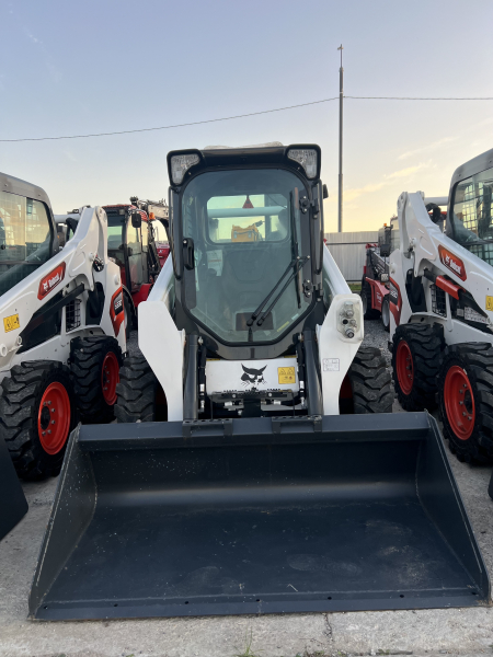 Мини-погрузчик BOBCAT S530 (Г/п 860 кг)