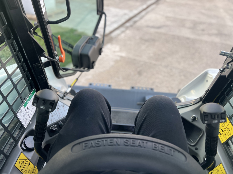 Мини-погрузчик BOBCAT S530 (Г/п 860 кг)