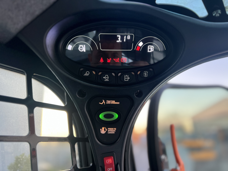 Мини-погрузчик BOBCAT S530 (Г/п 860 кг)