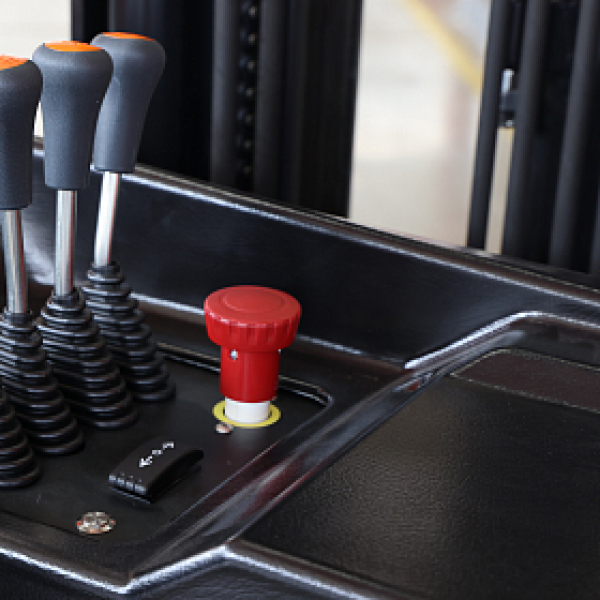 Ричтрак с кабиной сидя OXLIFT MF15 6000 мм 1500 кг